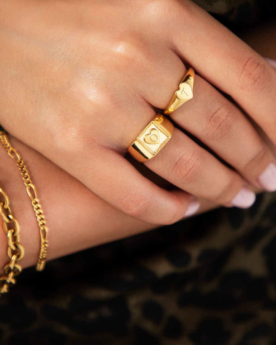 Small Heart Signet Ring (Gold)