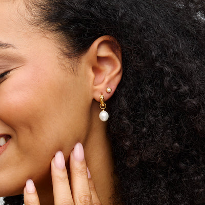 Pearl Drop Huggie Earring Bridesmaid Gift Set (Gold)