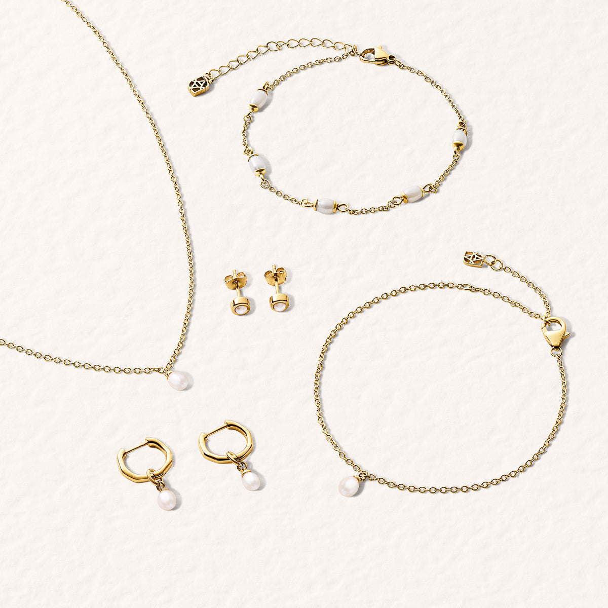 Fine Organic Pearl Bracelet Bridesmaid Gift Set (Gold)