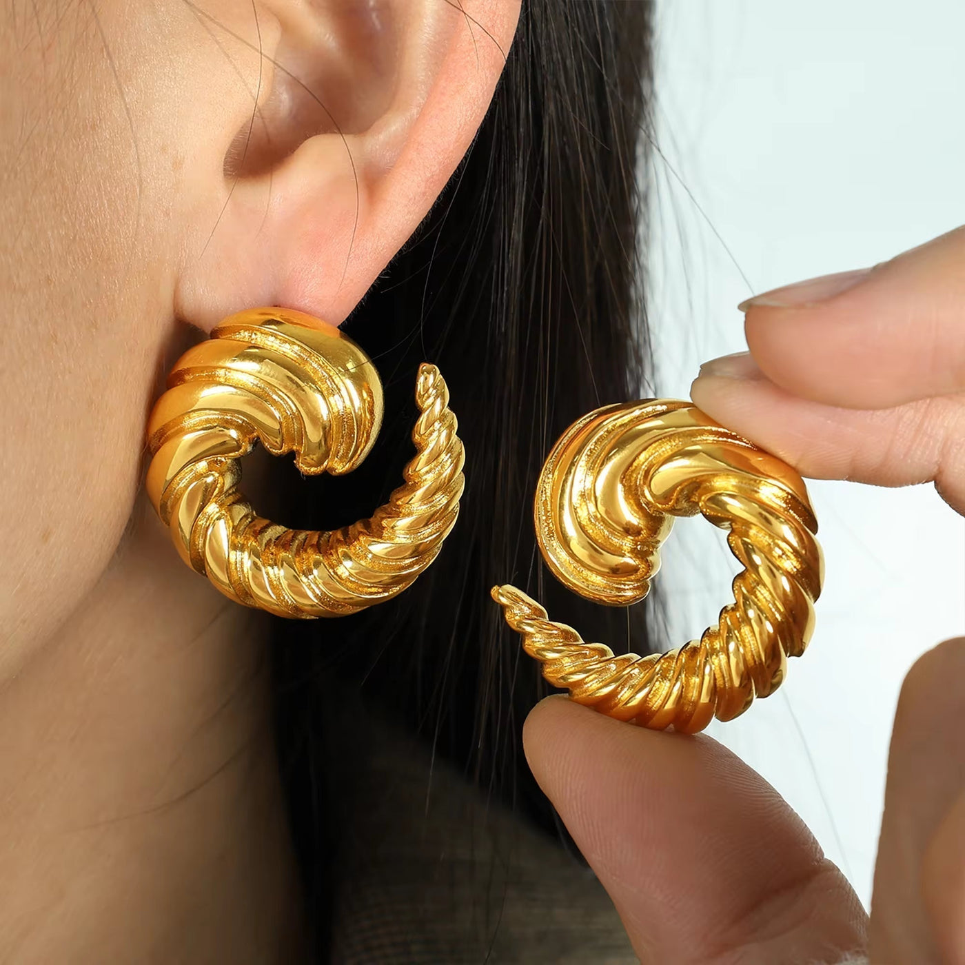 JEWELRY EH80 French Stainless Steel Stud Earrings Fashion Cow Horn Pattern Earrings for Women